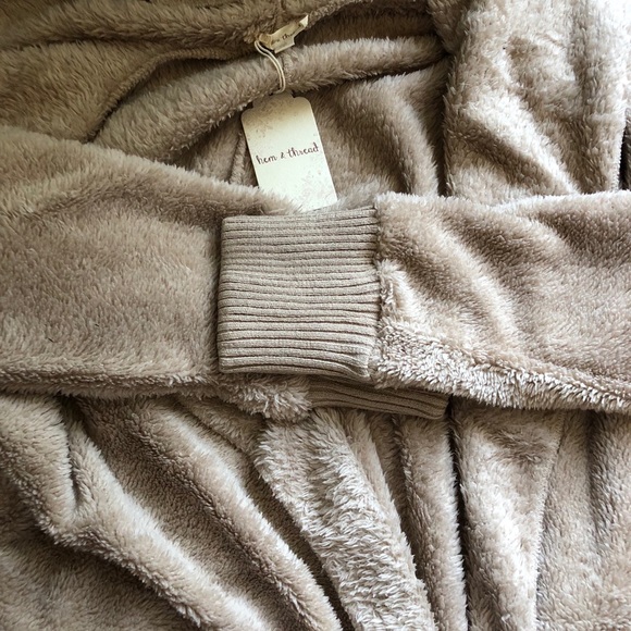 SALE!!!!✨LAST 1!✨Taupe Teddy Bear Soft Cozy Jacket - Picture 3 of 7